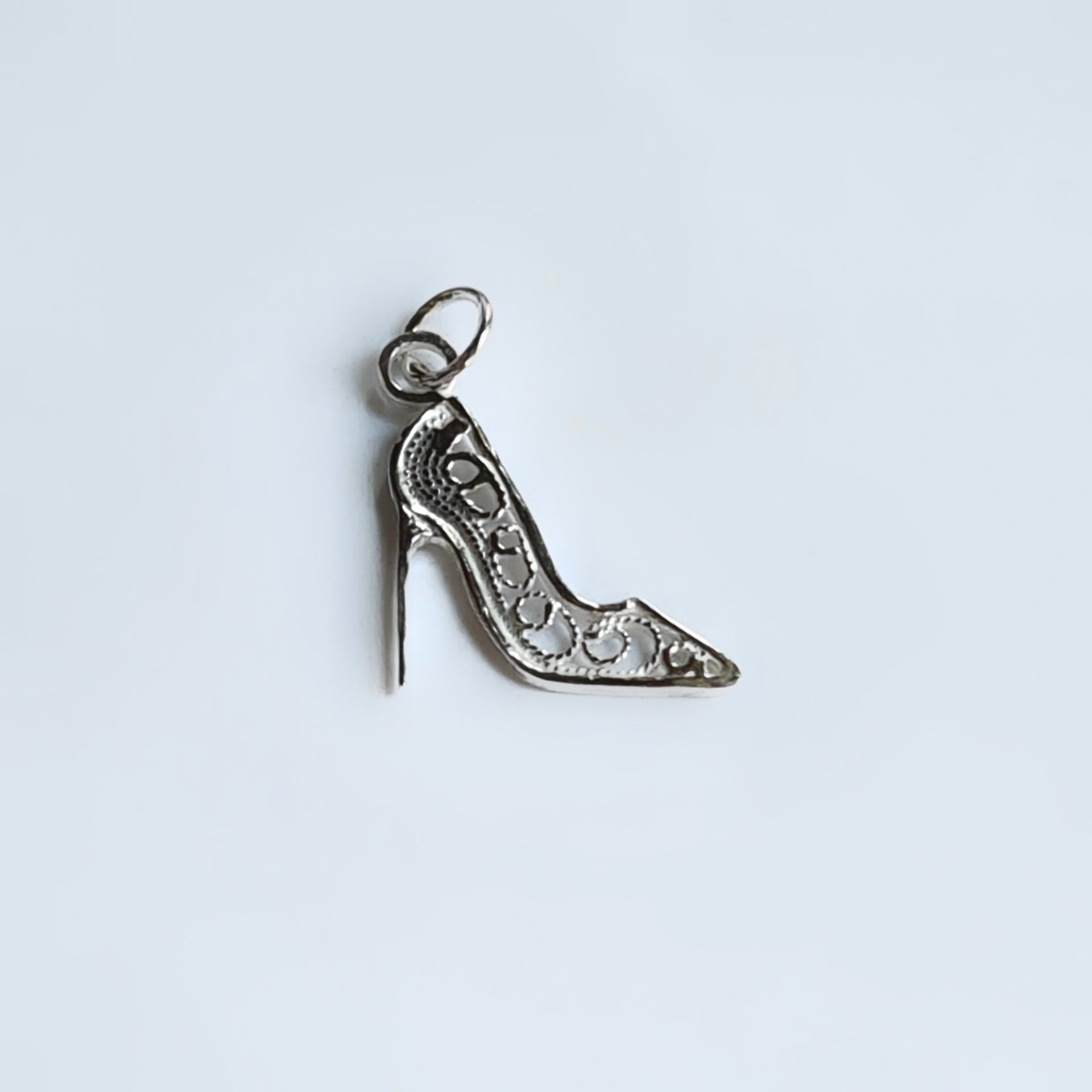 Charm Tacón Oro